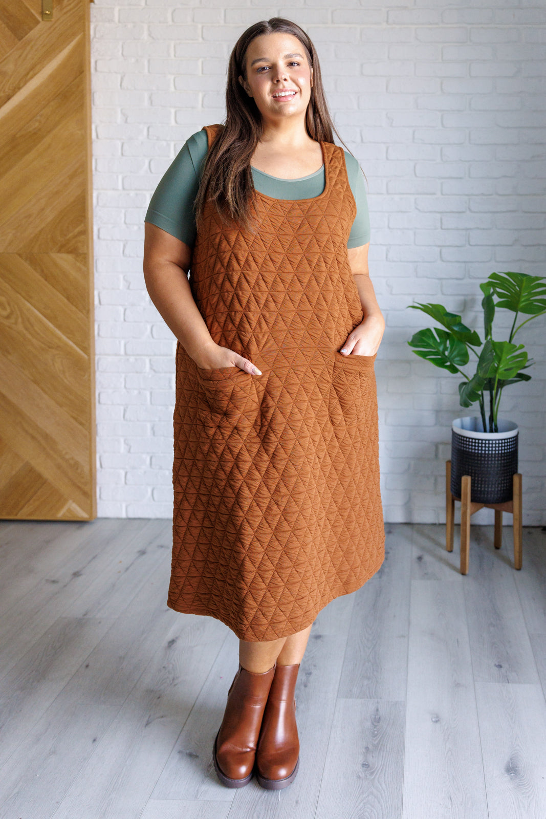 Free Falling Quilted Midi Dress – Cozy A-Line Jumper with Scoop Neck & Patch Pockets