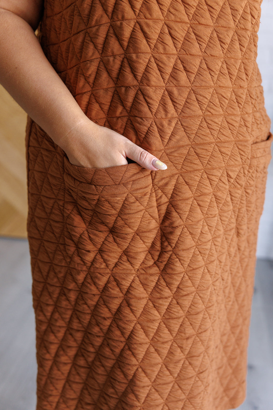 Free Falling Quilted Midi Dress – Cozy A-Line Jumper with Scoop Neck & Patch Pockets
