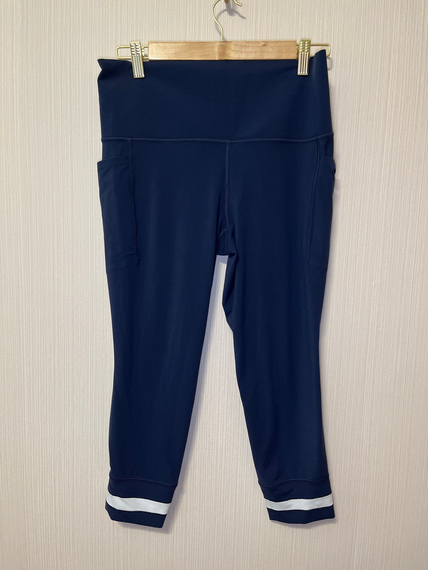 Athleta Salutation Stash Leggings