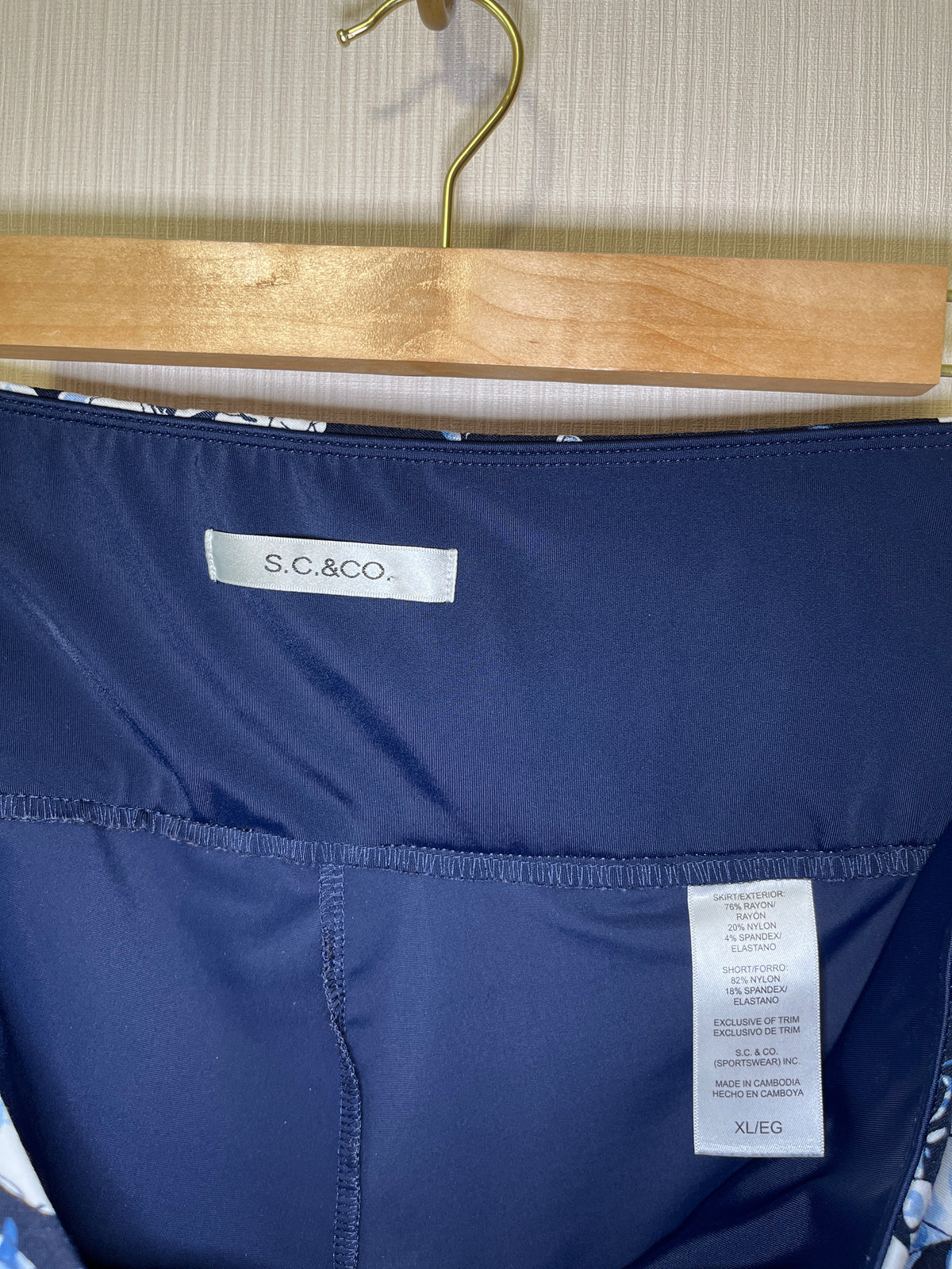 S.C. & Co. Blue Floral Skort XL