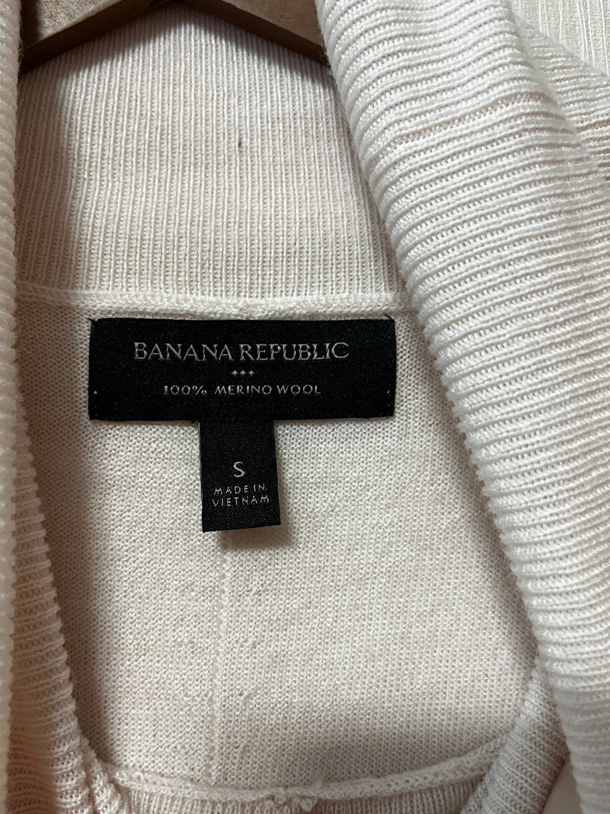 Banana Republic Merino Turtleneck S