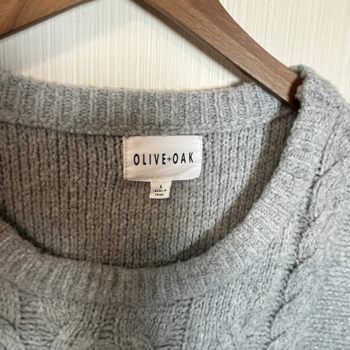 OLIVE + OAK Chunky Cable-Knit Pullover Sweater Vest
