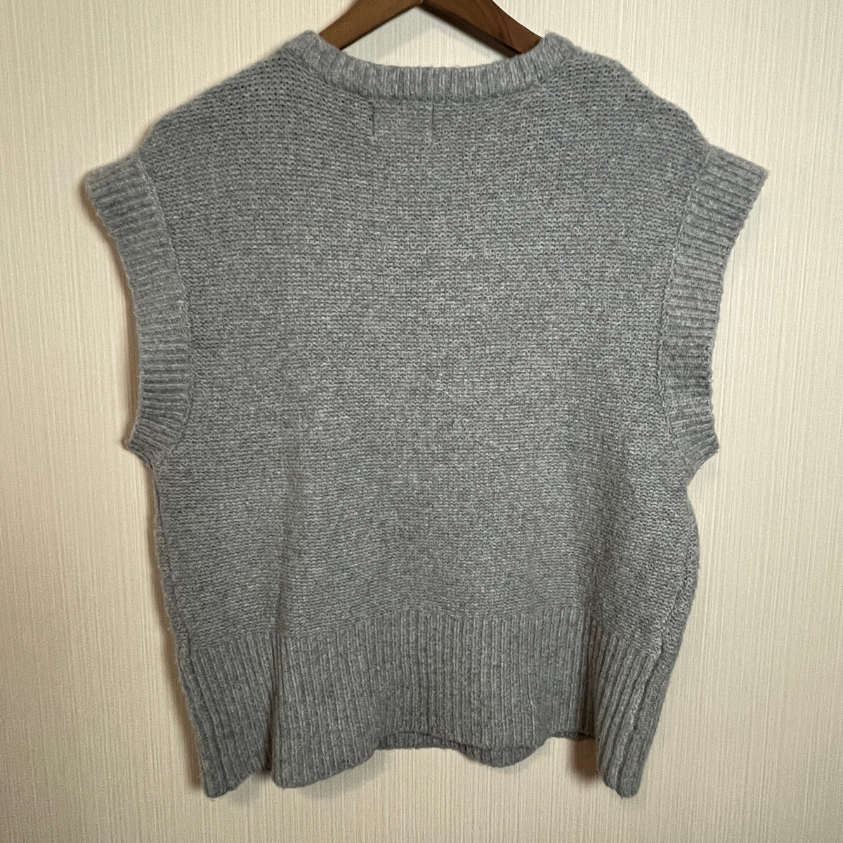 OLIVE + OAK Chunky Cable-Knit Pullover Sweater Vest