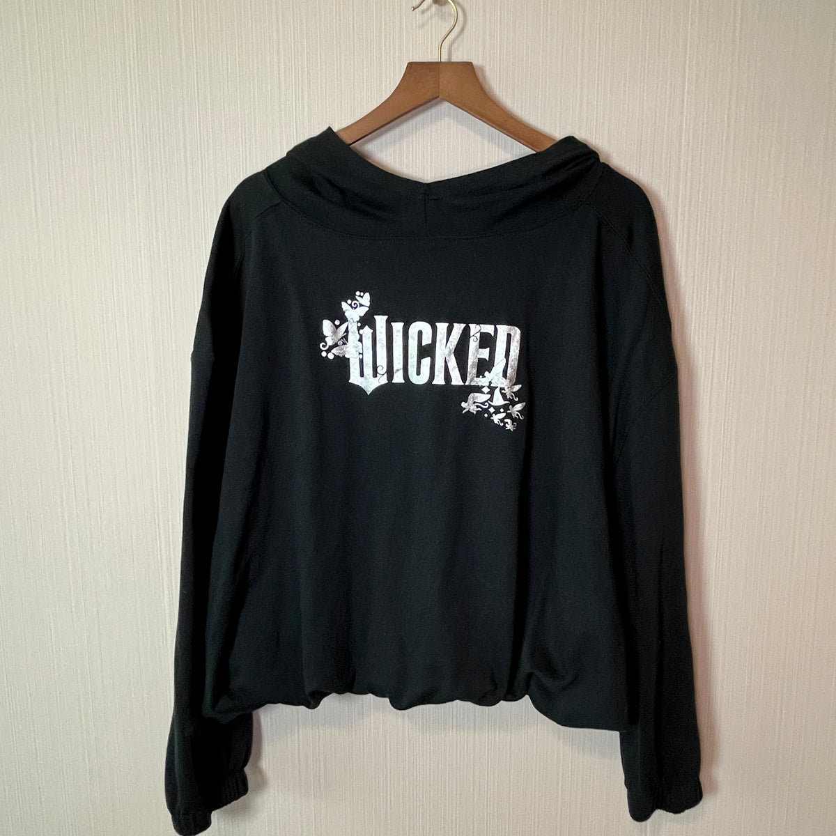 Universal Studios Wicked Black Cropped Hoodie Sweatshirt Women's 2XL