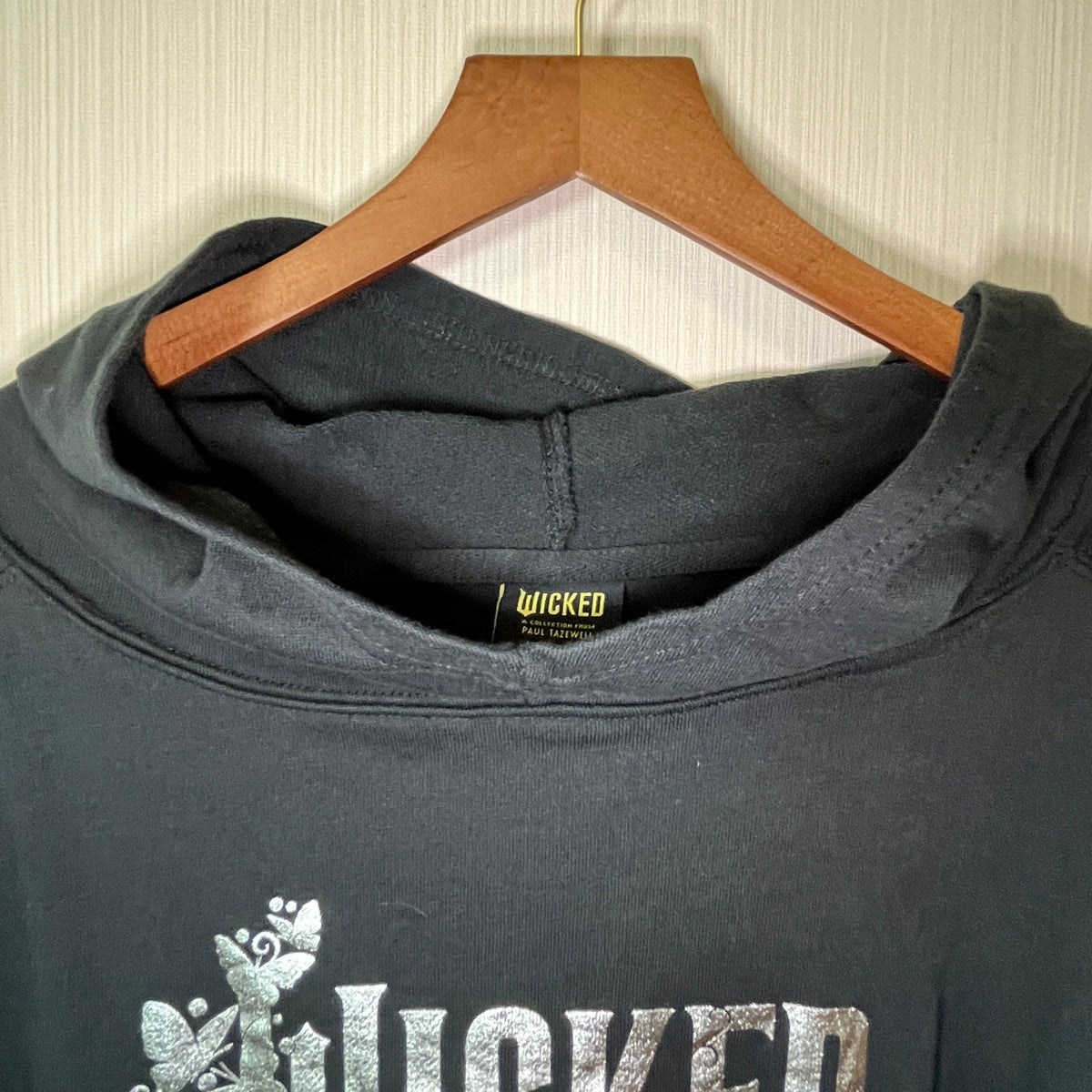 Universal Studios Wicked Black Cropped Hoodie Sweatshirt Women's 2XL