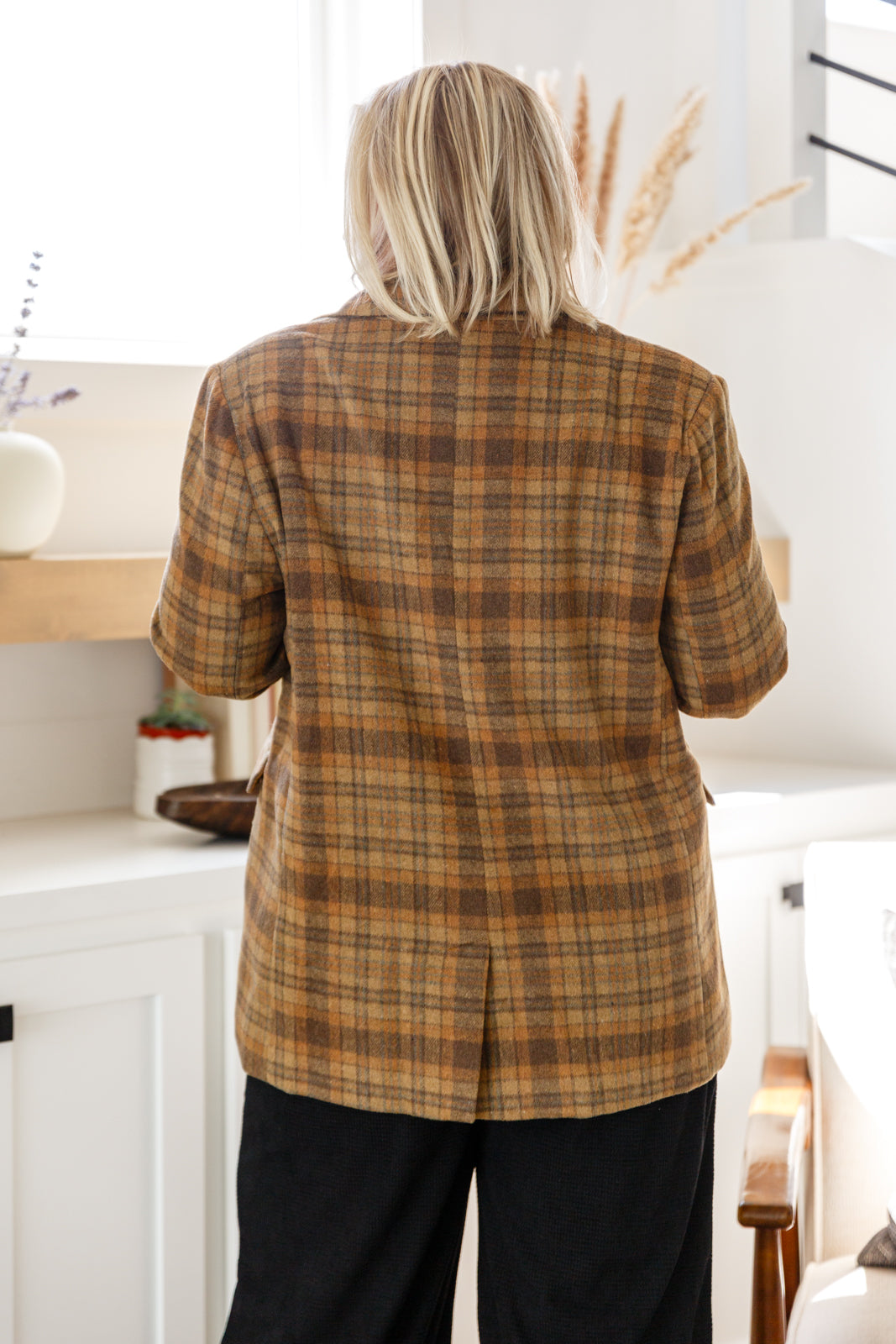 World Class Plaid Blazer – Single Button Closure with Notched Lapels