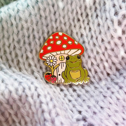 Frog & Mushroom Hard Enamel Pin – Cottagecore Frog Accessory
